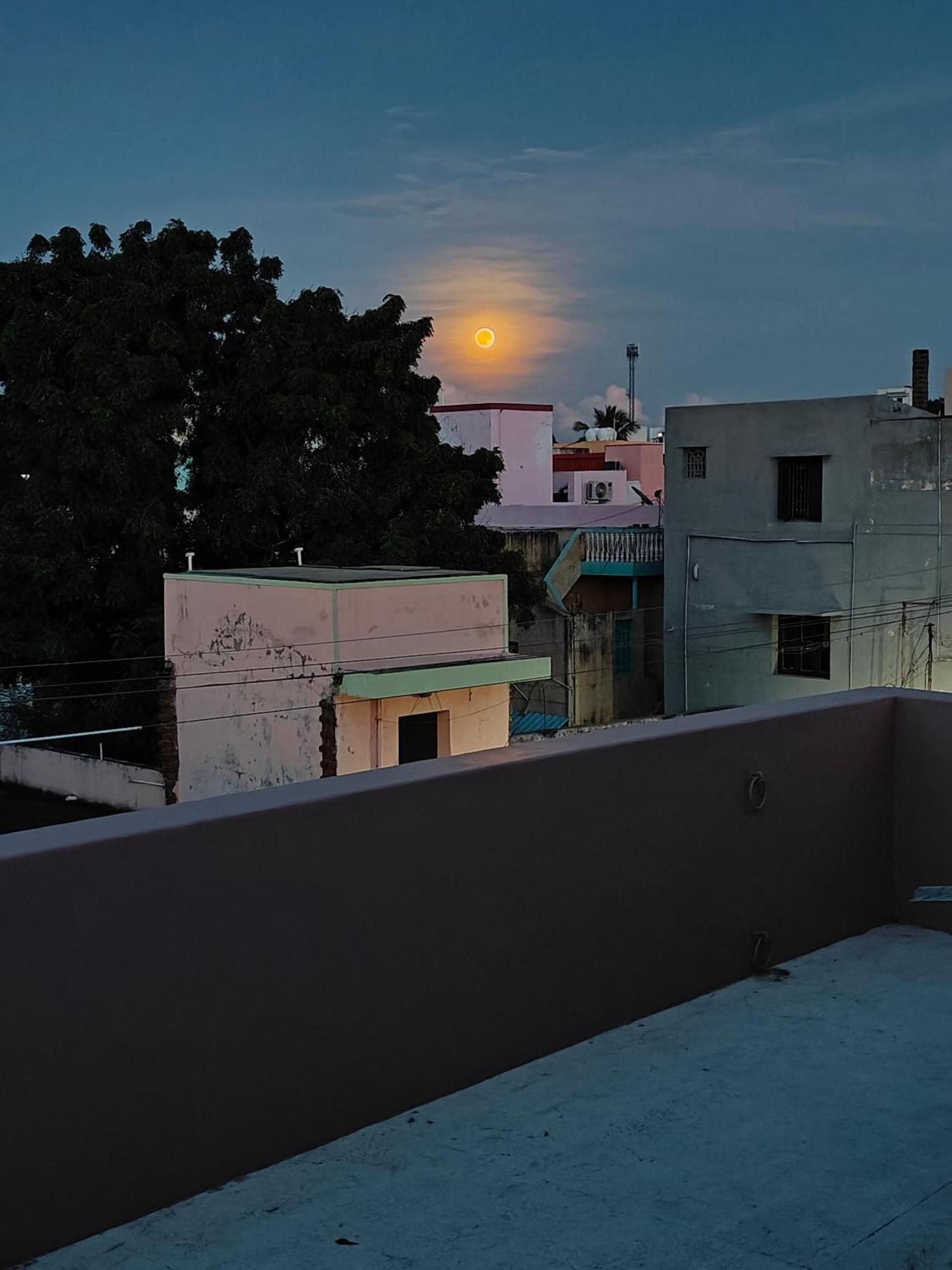 Guru Krupa Home Stay Tiruvannāmalai Extérieur photo