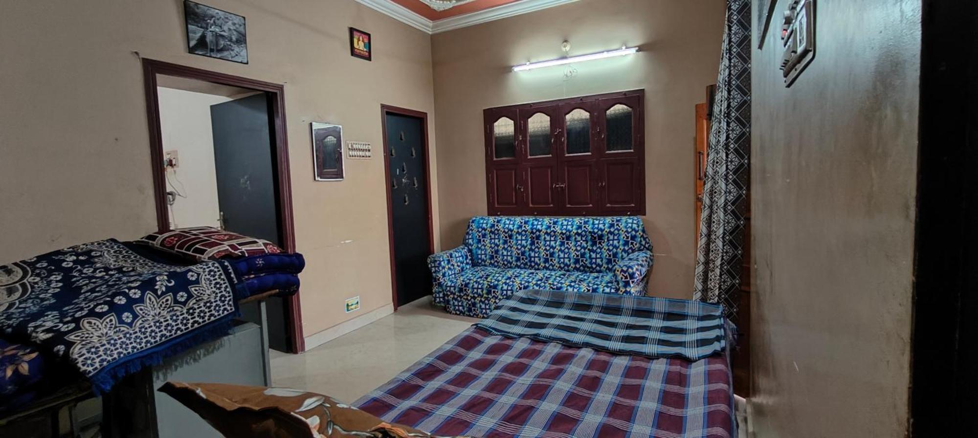 Guru Krupa Home Stay Tiruvannāmalai Extérieur photo